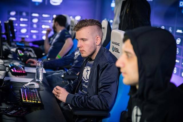 【赛后战报】轻松愉快，TES二比零轻取OMG拿下三连胜