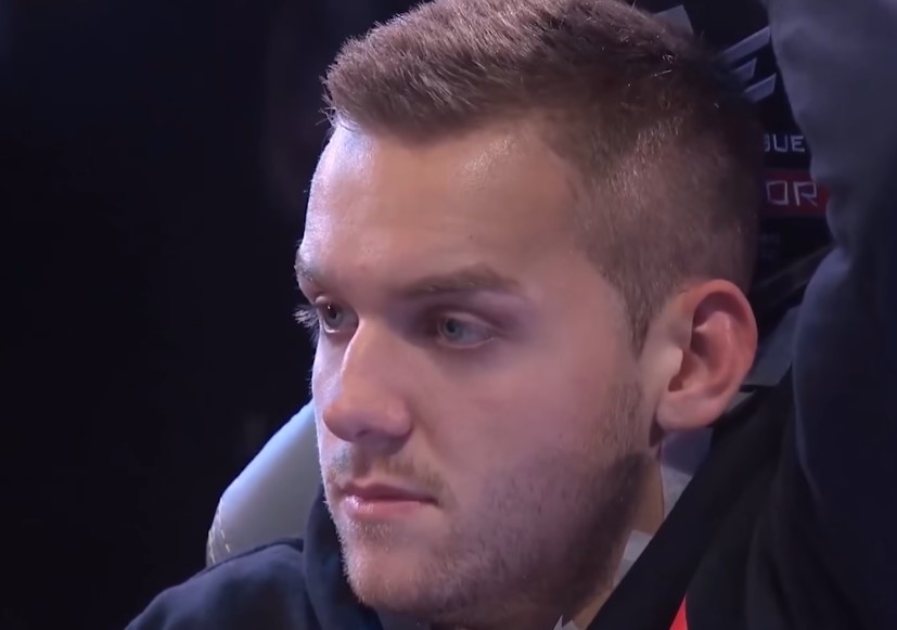 Tarzan：我们常规赛打得很好吧，今天的话…我的