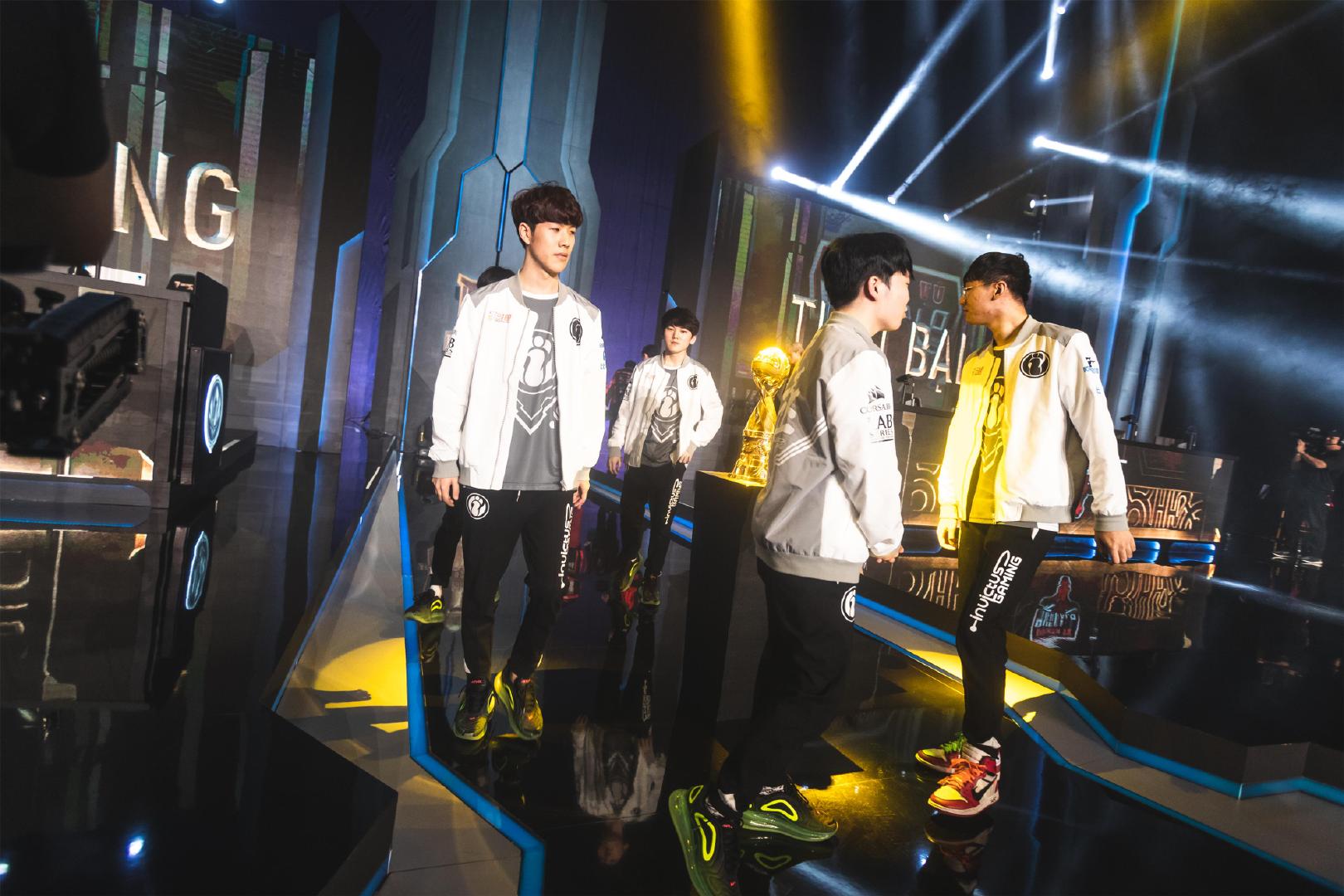 黑八奇迹继续！单王、小草包、沙皇刺杀了 Puff 团队3-1横扫绅士团队 Leyan