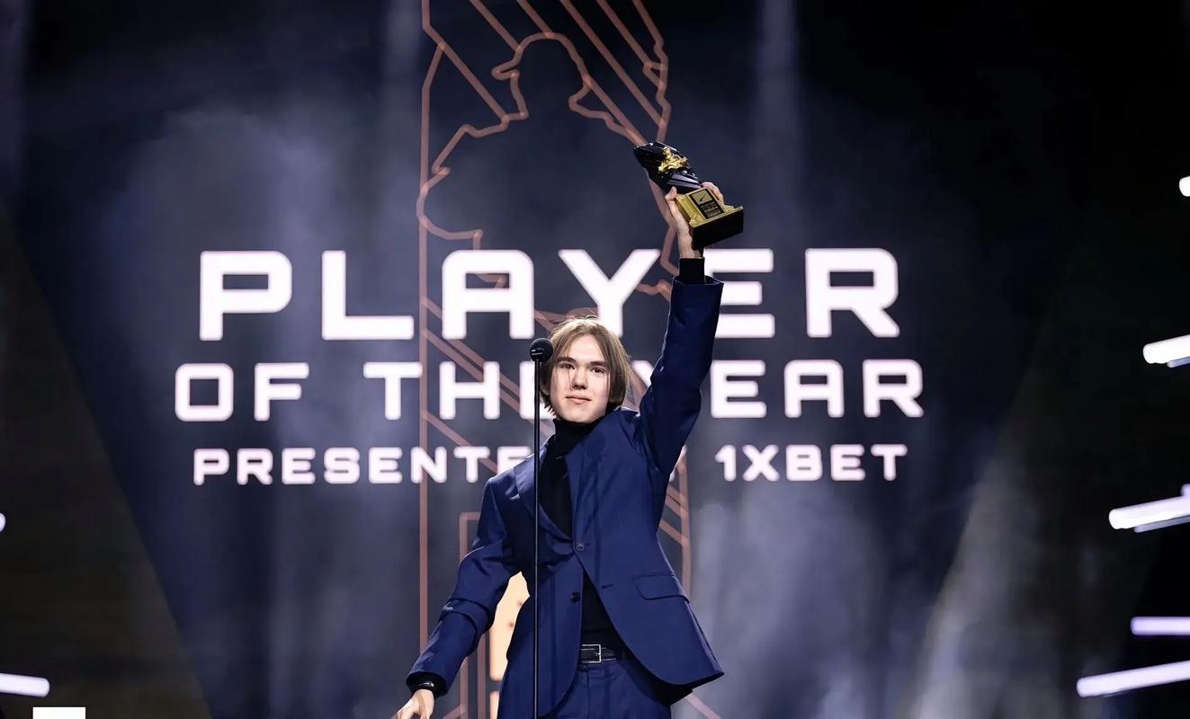 LPL官方：超神发挥，完美压制！恭喜BLG晋级季后赛四强!